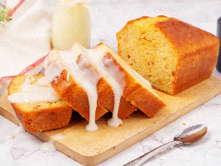Маслен кекс с лимонова глазура - снимка на рецептата